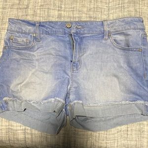 Size 9 ladies denim shorts never worn